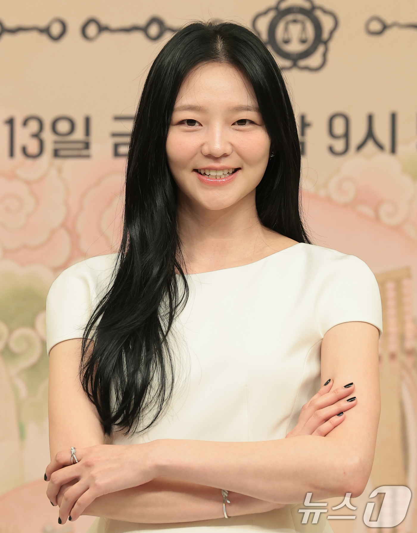 (서울=뉴스1) 권현진 기자 = 배우 이솜이 11일 서울 양천구 목동 SBS에서 열린 새 금토드라마 '신이랑 법률사무소'(극본 김가영, 강철규/ 연출 신중훈) 제작발표회에 참석해 …