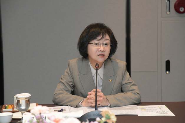 정부 "레진 보건의료용 우선 공급, 약 소포장 의무 완화할 것"