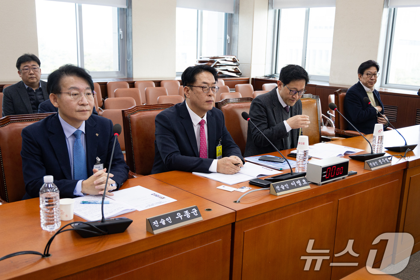 (서울=뉴스1) 유승관 기자 = 11일 서울 여의도 국회 제433회 국회(임시회) 행정안전위원회 법안심사제1소위원회에서 열린 부산 글로벌허브도시 특별법에 대한 입법공청회에 진술인들 …