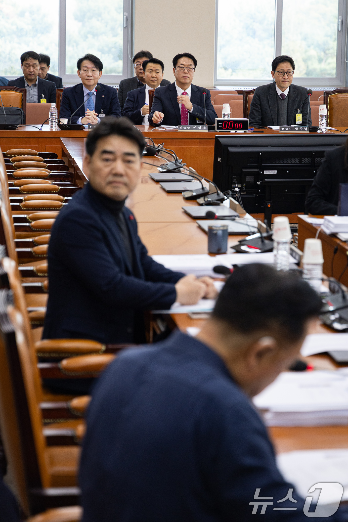 (서울=뉴스1) 유승관 기자 = 11일 서울 여의도 국회 제433회 국회(임시회) 행정안전위원회 법안심사제1소위원회에서 열린 부산 글로벌허브도시 특별법에 대한 입법공청회에 진술인들 …