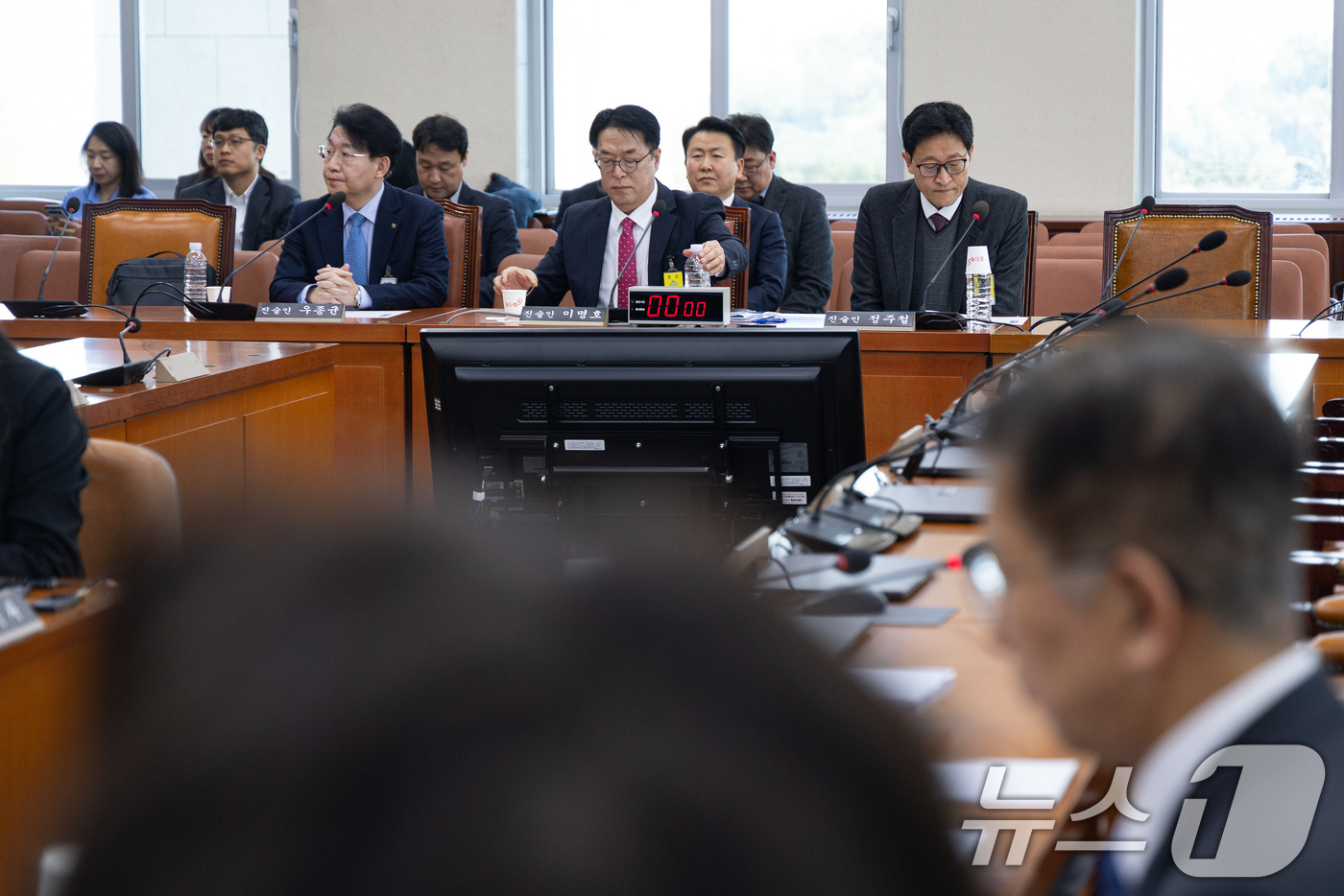 (서울=뉴스1) 유승관 기자 = 11일 서울 여의도 국회 제433회 국회(임시회) 행정안전위원회 법안심사제1소위원회에서 열린 부산 글로벌허브도시 특별법에 대한 입법공청회에 진술인들 …