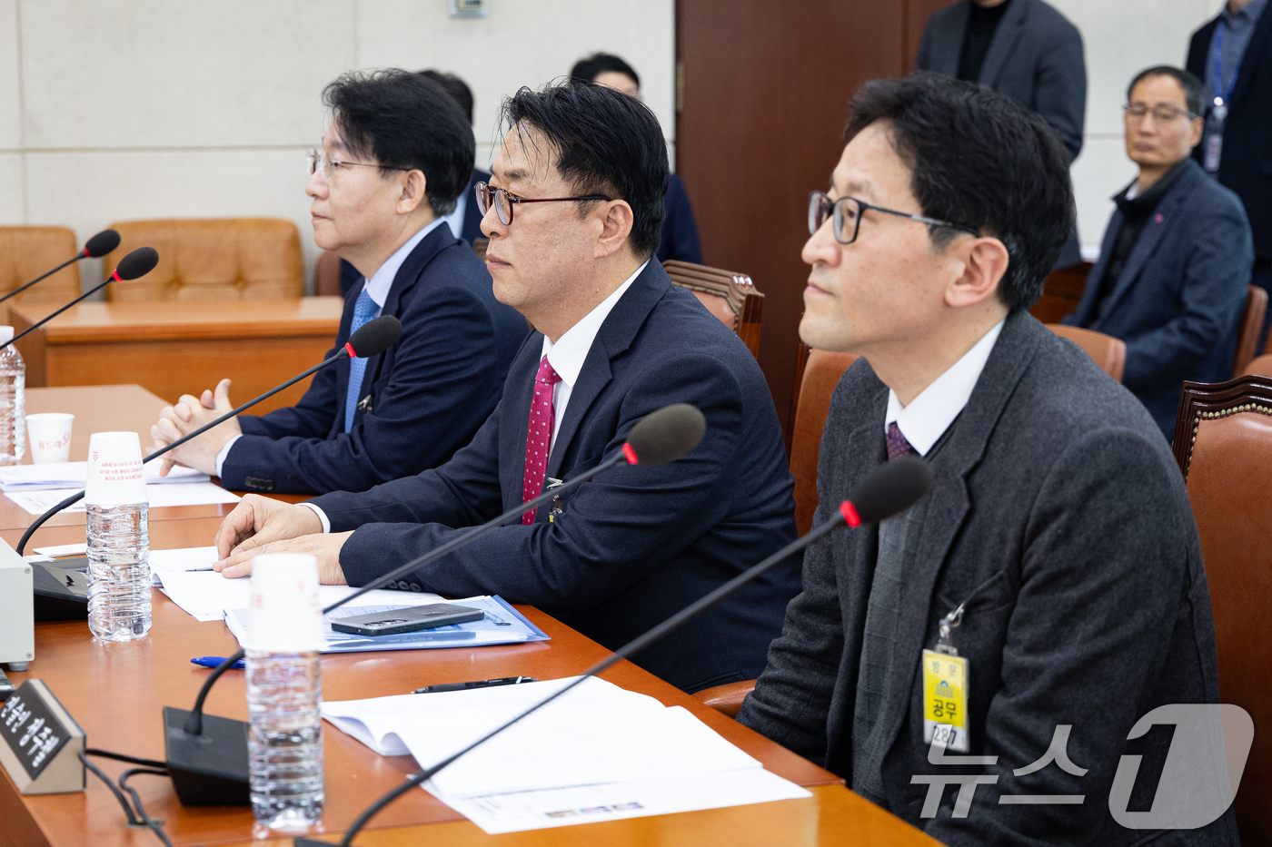 (서울=뉴스1) 유승관 기자 = 11일 서울 여의도 국회 제433회 국회(임시회) 행정안전위원회 법안심사제1소위원회에서 열린 부산 글로벌허브도시 특별법에 대한 입법공청회에 진술인들 …