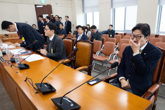 부산 글로벌허브도시 특별법 입법공청회 배석한 박형준 부산시장