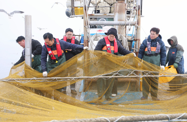 새우잡이하는 정청래 대표와 박찬대 의원