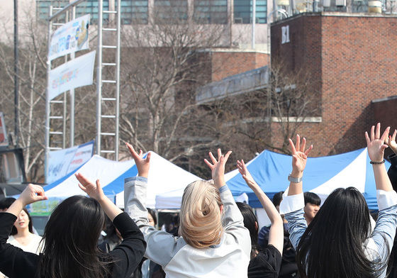 신나는 댄스 공연