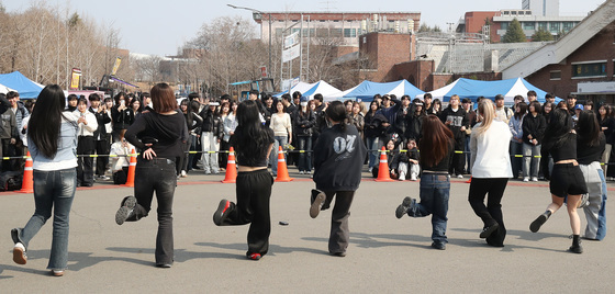'댄스와 함께' 봄이 오는 캠퍼스