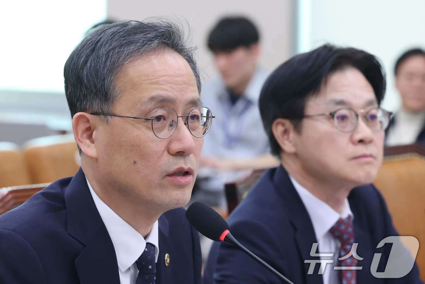 (서울=뉴스1) 신웅수 기자 = 이형일 재정경제부 1차관이 11일 서울 여의도 국회에서 열린 법제사법위원회 전체회의에서 의원 질의에 답변하고 있다. 2026.3.11/뉴스1