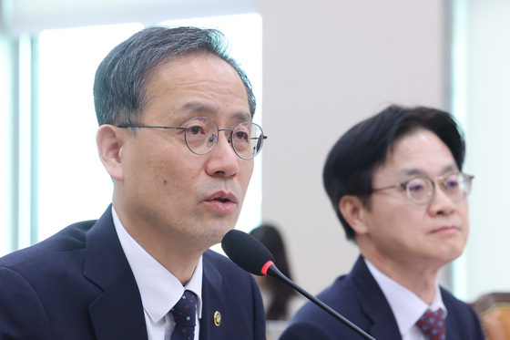 대미투자법 관련 답변하는 이형일 차관