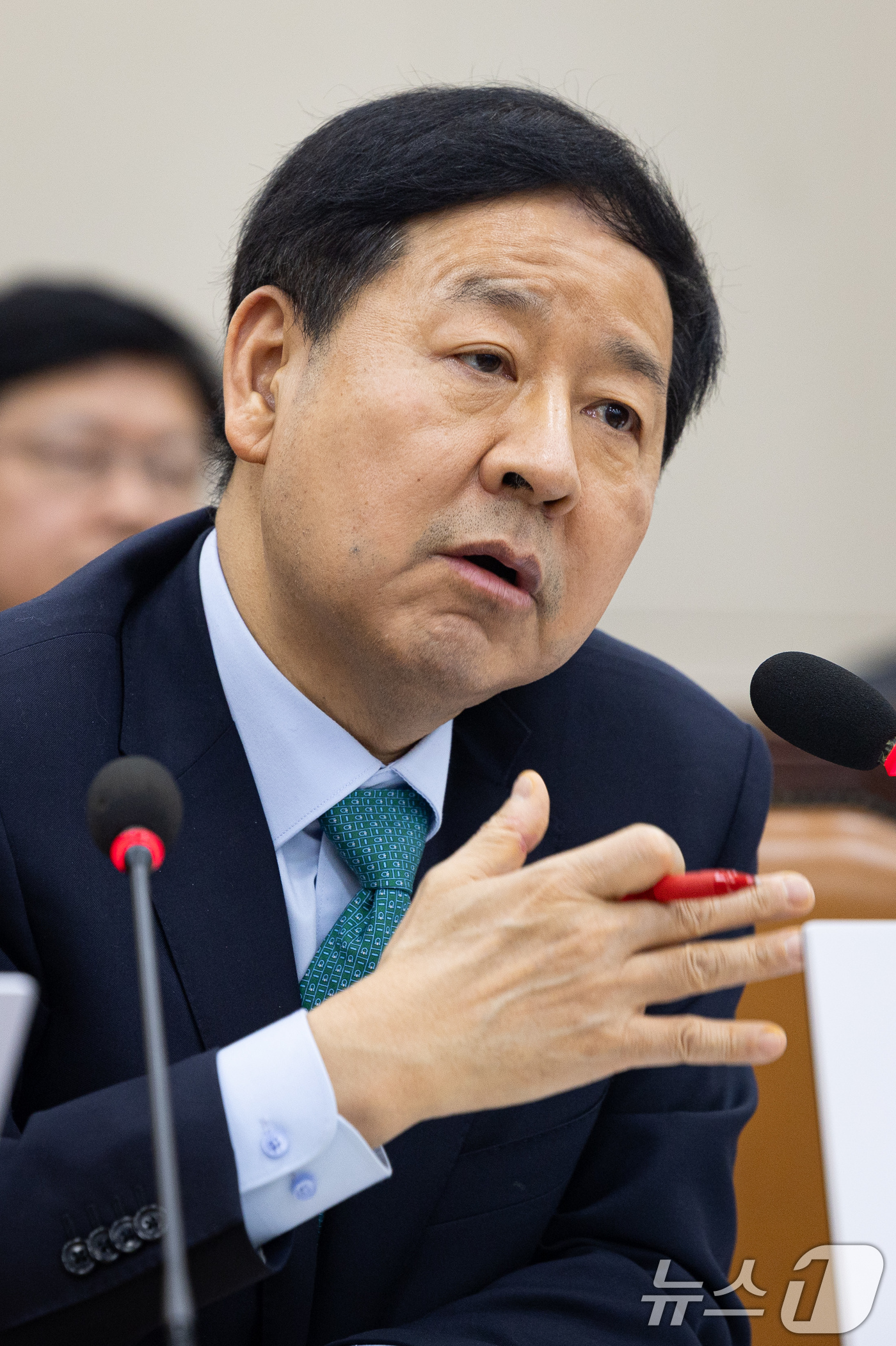 (서울=뉴스1) 유승관 기자 = 구윤철 부총리 겸 재정경제부 장관이 11일 서울 여의도 국회에서 열린 제433회 국회(임시회) 재정경제기획위원회 제1차 전체회의에서 의원들의 현안질 …