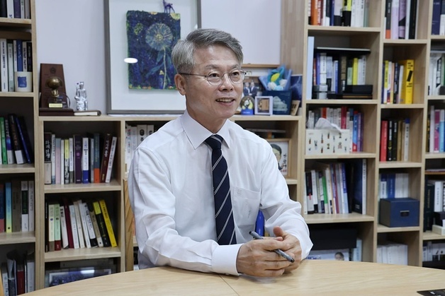 민형배, 전남 동부권 지지 높은 건 "새 인물·'찐명' 때문"