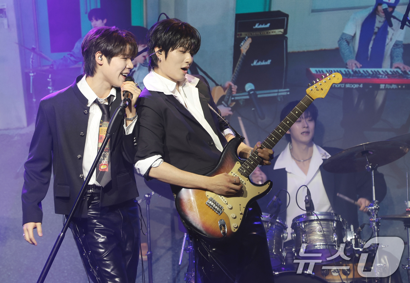 (서울=뉴스1) 권현진 기자 = 5인조 남성밴드 보이드(V01D) 송유찬, 조주연, 정지섭, 케빈박, 신노스케가 11일 서울 종로구 대학로 SA HALL에서 가진 데뷔 미니앨범 ‘ …