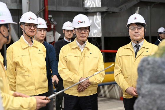 金총리, 전남 농협자재센터 찾아 "면세유·비닐 등 세심한 관리 필요"