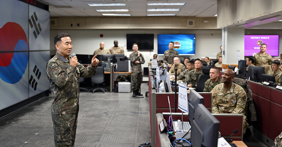 작전지도하는 진영승 합참의장