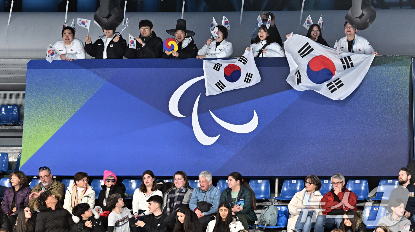 (서울=뉴스1) 사진공동취재단 = 11일(현지시간) 이탈리아 코르티나담페초 컬링 올림픽 스타디움에서 열린  2026 밀라노 코르티나 패럴림픽 휠체어컬링 믹스더블 한국과 중국의 결승 …