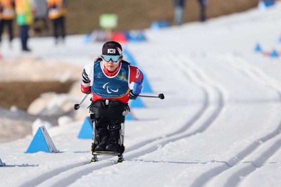 김윤지, 은빛 질주