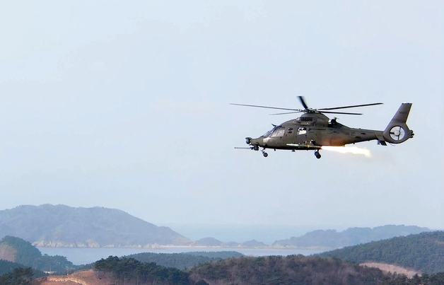 소형무장헬기 장착 공대지유도탄 '천검' 품질인증 사격시험 성공