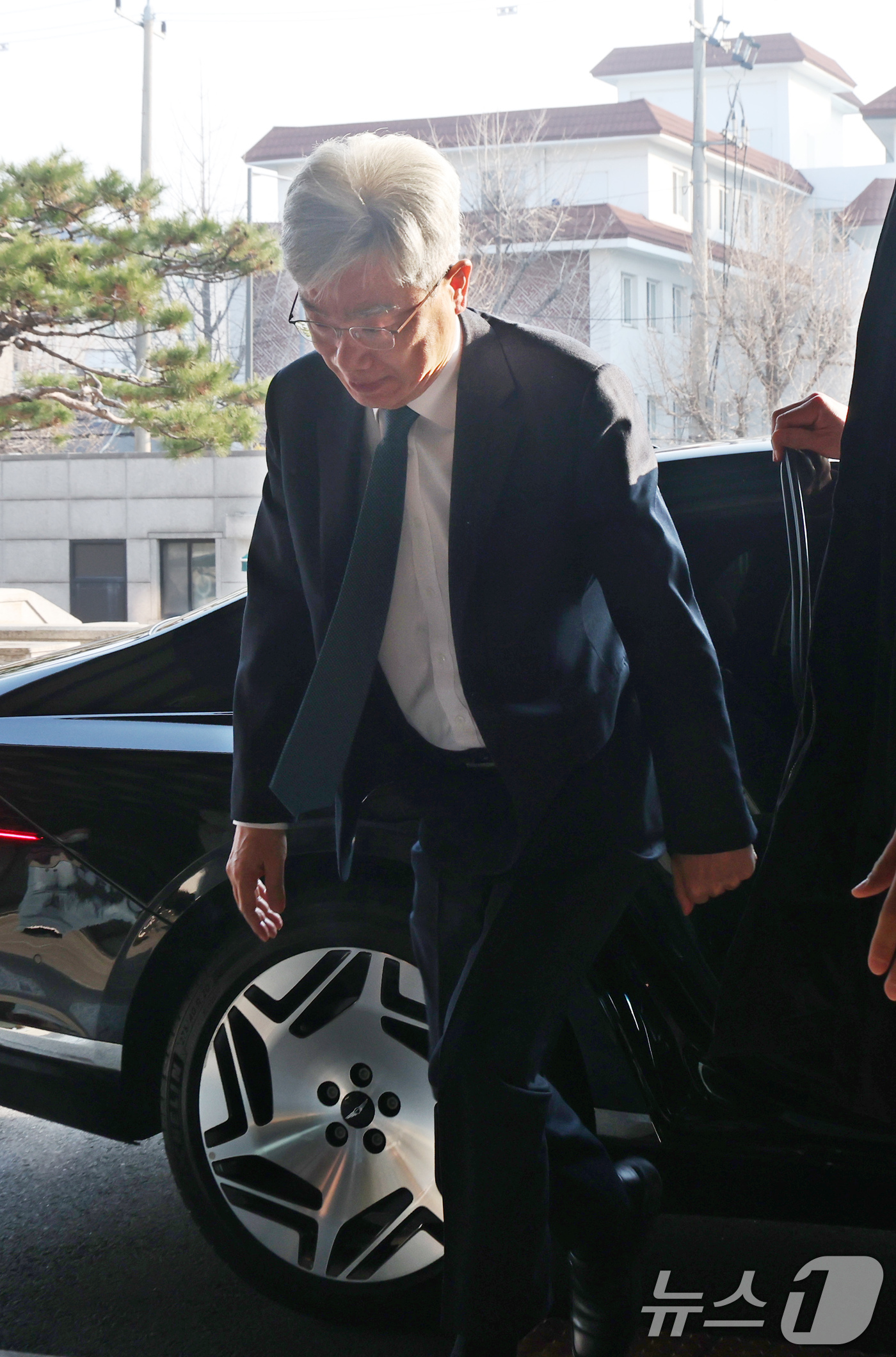 (서울=뉴스1) 김진환 기자 = 김상환 헌법재판소 소장이 12일 오전 서울 종로구 헌법재판소로 출근하고 있다. 2026.3.12/뉴스1