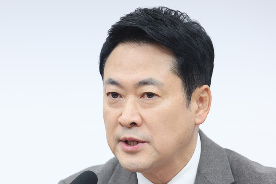 지선 위기론에 한발 물러선 장동혁…윤리위·당권파 스피커 기능 정지