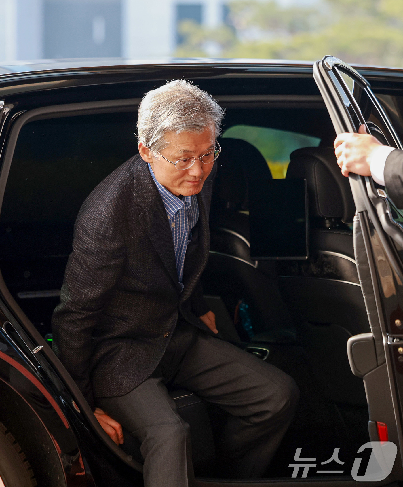 (서울=뉴스1) 이호윤 기자 = 정부가 사법개혁 3법을 공포·시행한 12일 조희대 대법원장이 서울 서초구 대법원으로 출근하고 있다. 2026.3.12/뉴스1