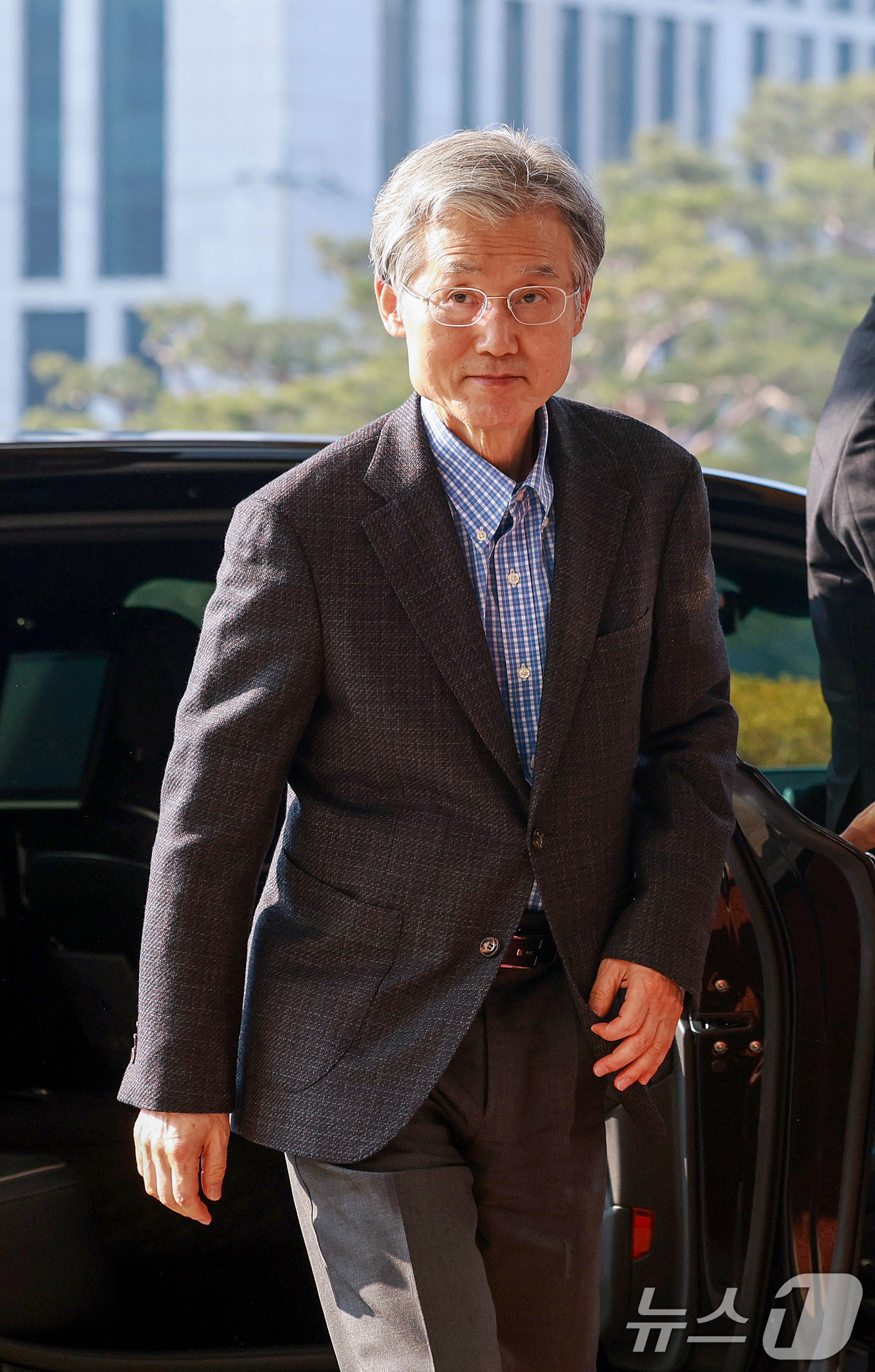 (서울=뉴스1) 이호윤 기자 = 정부가 사법개혁 3법을 공포·시행한 12일 조희대 대법원장이 서울 서초구 대법원으로 출근하고 있다. 2026.3.12/뉴스1