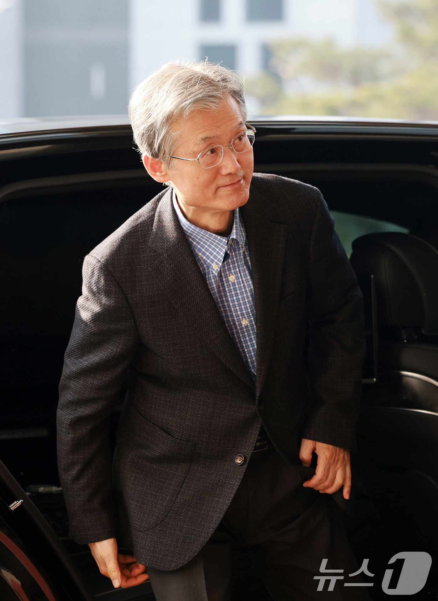 (서울=뉴스1) 이호윤 기자 = 정부가 사법개혁 3법을 공포·시행한 12일 조희대 대법원장이 서울 서초구 대법원으로 출근하고 있다. 2026.3.12/뉴스1