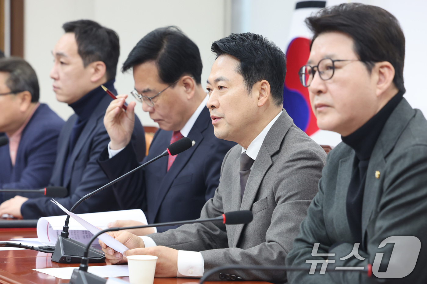 (서울=뉴스1) 신웅수 기자 = 장동혁 국민의힘 대표가 12일 서울 여의도 국회에서 열린 최고위원회의에서 발언하고 있다. 2026.3.12/뉴스1