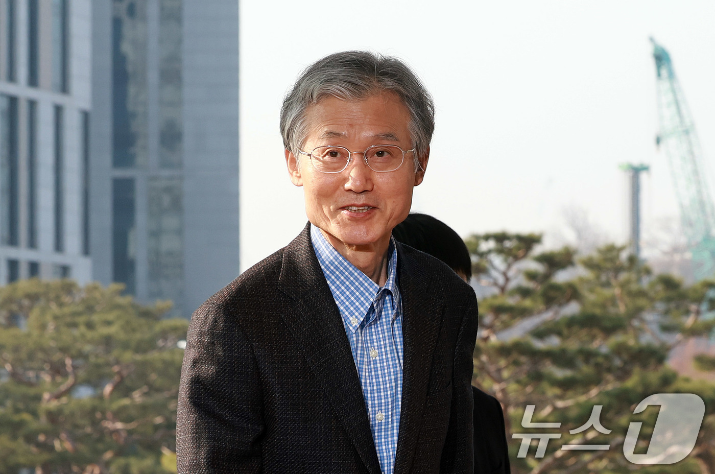 (서울=뉴스1) 이호윤 기자 = 정부가 사법개혁 3법을 공포·시행한 12일 조희대 대법원장이 서울 서초구 대법원으로 출근하고 있다. 2026.3.12/뉴스1