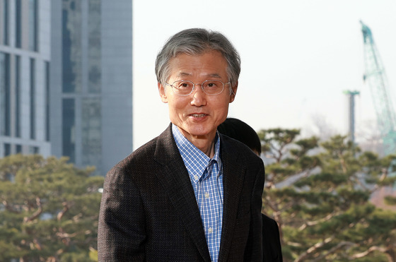 출근하는 조희대 대법원장