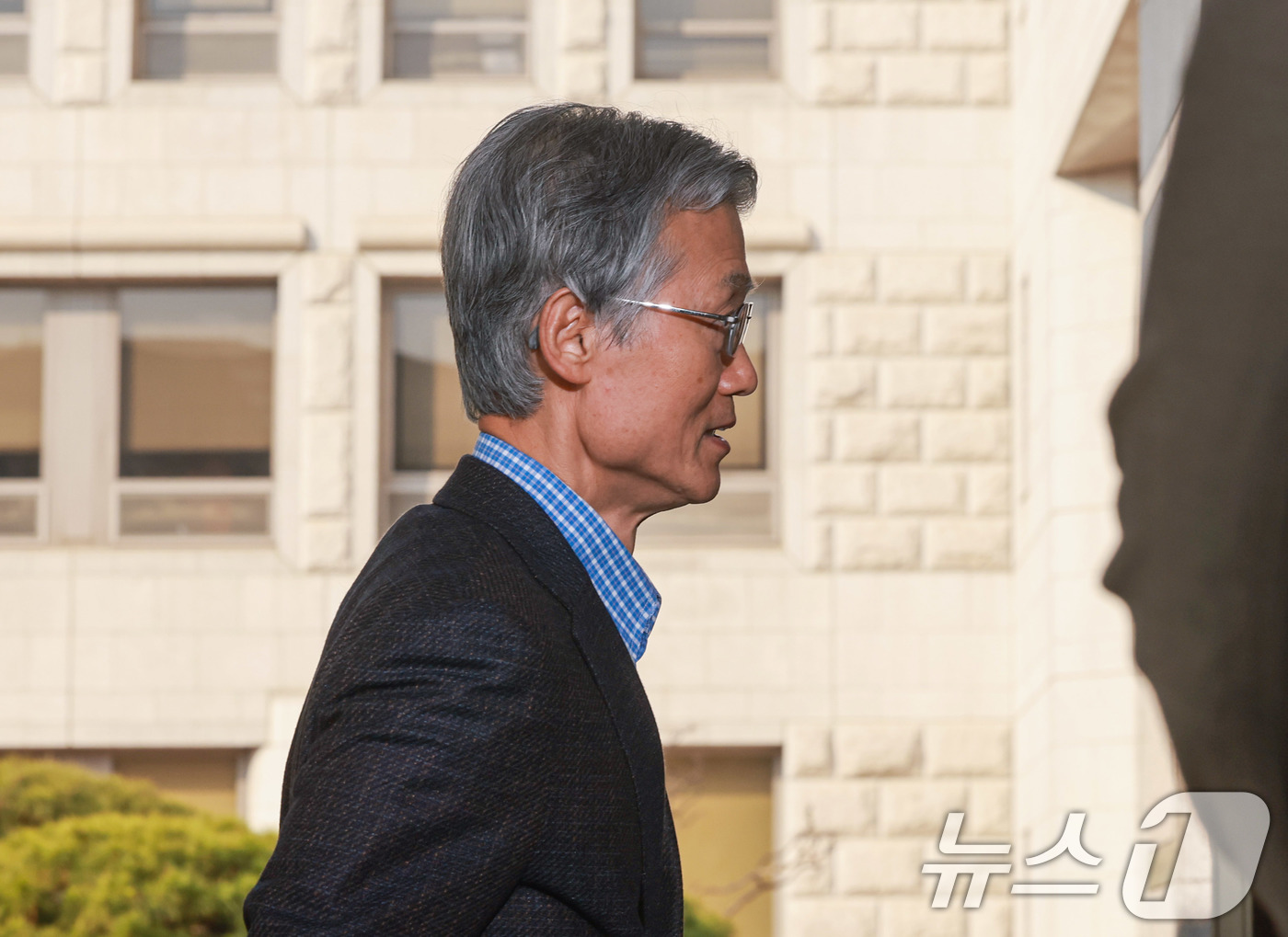 (서울=뉴스1) 이호윤 기자 = 정부가 사법개혁 3법을 공포·시행한 12일 조희대 대법원장이 서울 서초구 대법원으로 출근하고 있다. 2026.3.12/뉴스1