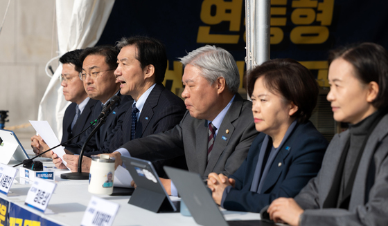 모두발언하는 조국