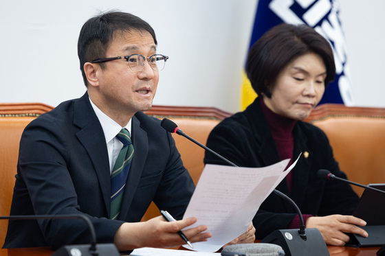 정책조정회의 발언하는 한병도 원내대표