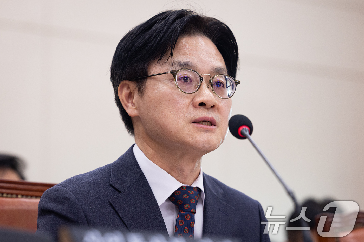 (서울=뉴스1) 유승관 기자 = 김정관 산업통상부 장관이 12일 서울 여의도 국회에서 열린 제433회 국회(임시회) 산업통상자원중소벤처기업위원회 제2차 전체회의에서 미국의 한국에 …