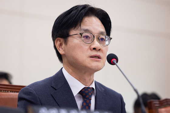 답변하는 김정관 산업부 장관