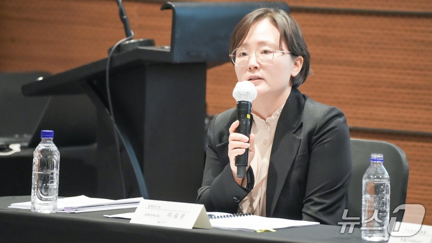 본문 이미지 - 이승은 질병청 결핵정책과장이 패널토론에서 발언하고 있다.(질병청 제공)