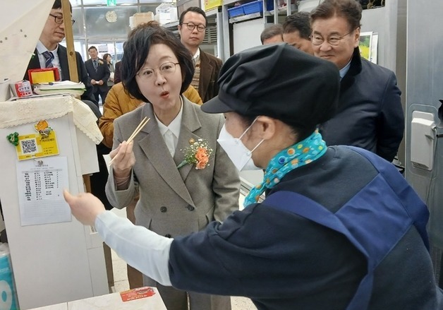 "왕사남 보고, 직업정신 발동"…오유경 처장, 영월 식품안전 지원사격