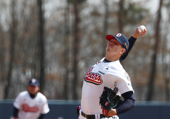 두산 플렉센, 한화전서 2회 투구 도중 조기 강판