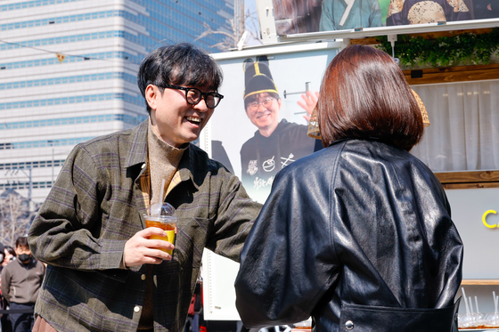 '천만영화 감독' 장항준, 활짝