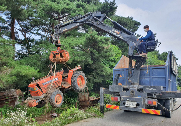 임실군 "방치된 폐농기계 수거·처리해 드려요"…31일까지 접수