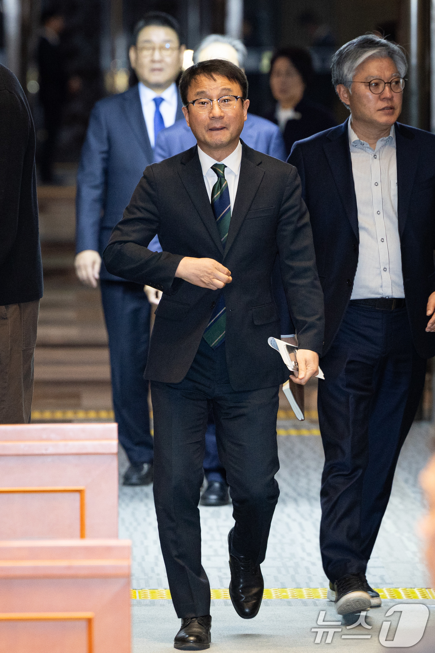 (서울=뉴스1) 유승관 기자 = 한병도 더불어민주당 원내대표가 12일 서울 여의도 국회에서 열린 의원총회에 참석하고 있다. 2026.3.12/뉴스1