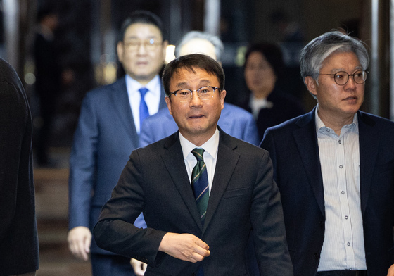 의총 참석하는 한병도 원내대표