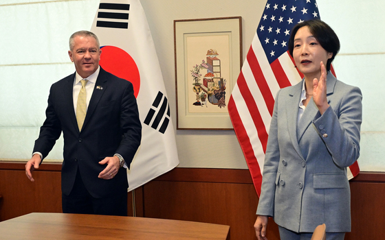 정의혜 외교부 차관보, 마이클 디솜브레 美 국무부 차관보 면담