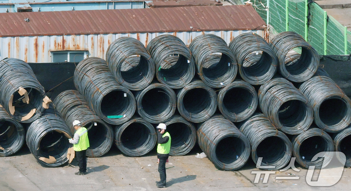 (평택=뉴스1) 김영운 기자 = 도널드 트럼프 미국 행정부가 한국, 일본, 중국, 유럽연합(EU) 등 16개 주요 경제주체를 대상으로 '무역법 301조'를 근거로 한 불공정 무역 …