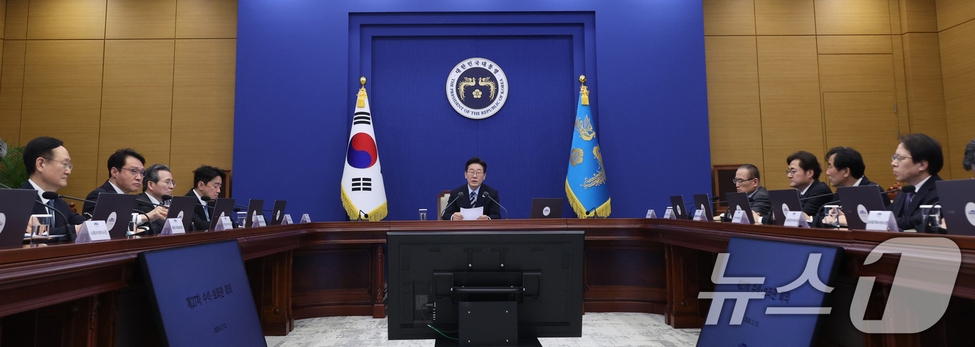 (서울=뉴스1) 허경 기자 = 이재명 대통령이 12일 청와대 여민관에서 열린 수석보좌관회의에서 발언하고 있다. (청와대통신사진기자단) 2026.3.12/뉴스1