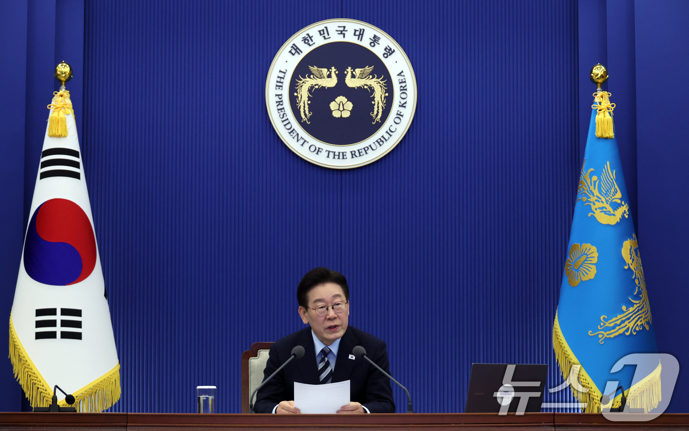 (서울=뉴스1) 허경 기자 = 이재명 대통령이 12일 청와대 여민관에서 열린 수석보좌관회의에서 발언하고 있다. (청와대통신사진기자단) 2026.3.12/뉴스1