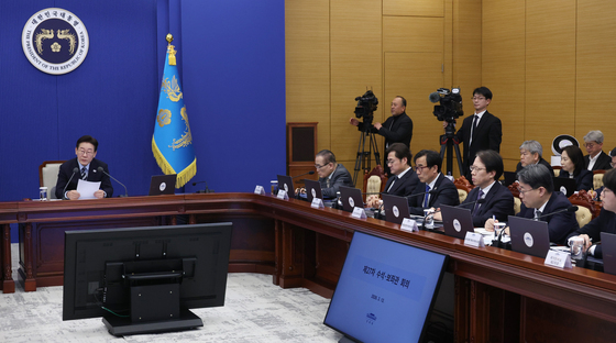 수석보좌관회의 발언하는 이재명 대통령
