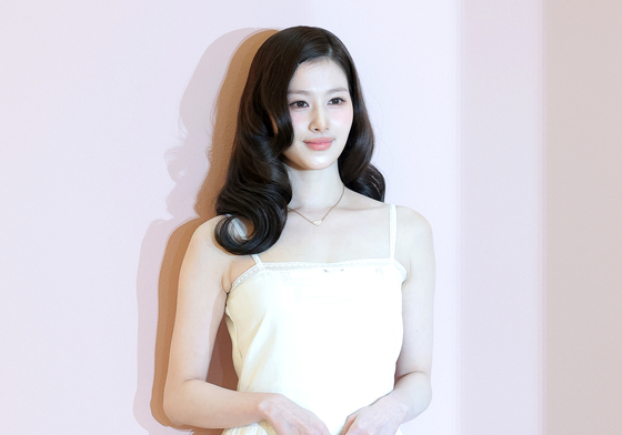 트와이스 사나, 고전영화 주인공