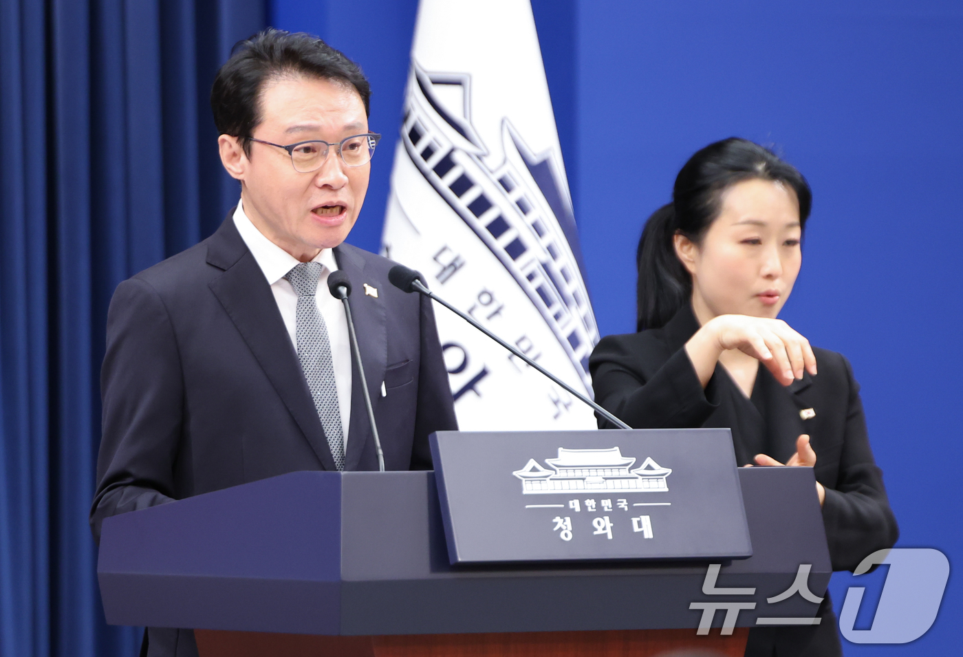 (서울=뉴스1) 허경 기자 = 이규연 홍보소통수석이 12일 청와대 춘추관에서 12·29 여객기 참사 관련 브리핑을 하고 있다. 2026.3.12/뉴스1