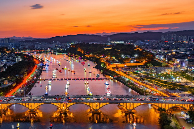진주남강유등축제 '글로벌 축제' 선정…국비 24억 지원