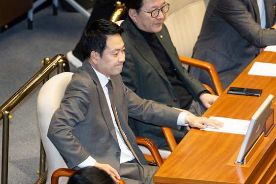 생각 잠긴 장동혁 국민의힘 대표