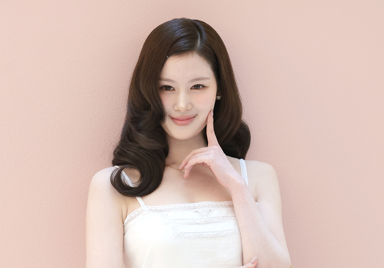 트와이스 사나, 예쁨 활짝